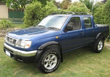 Halogen prawy Nissan Navara D22